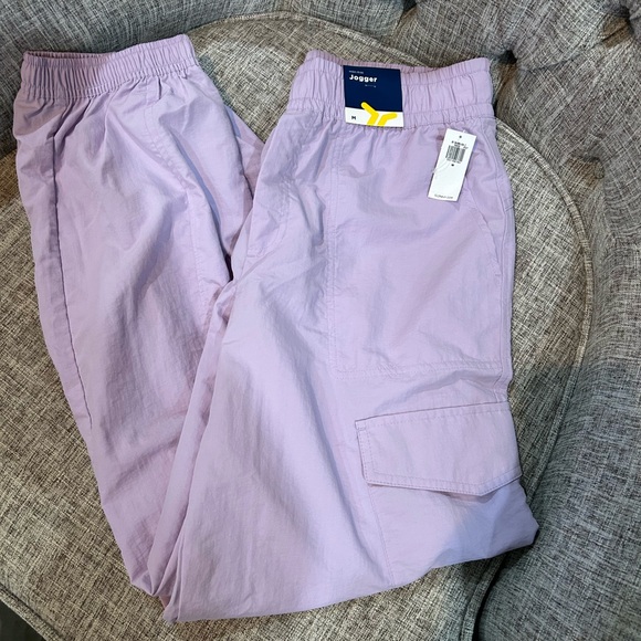 Old navy NWT Lavender Cargo Pants - Picture 4 of 7